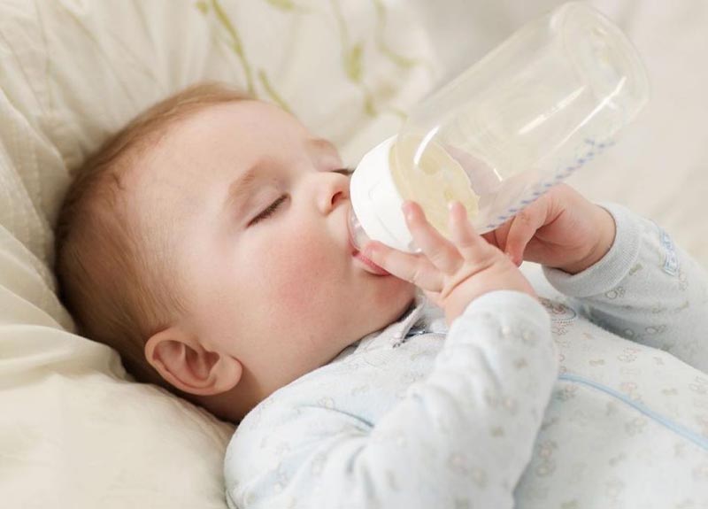 Thói quen uống sữa vào ban đêm cũng là một trong các nguyên nhân gây ra bệnh