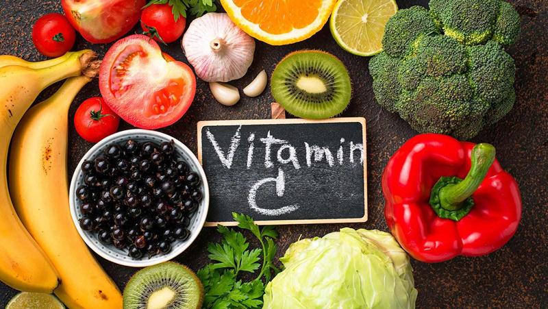 Bổ sung vitamin C vào thực đơn hàng ngày giúp giảm chảy máu chân răng