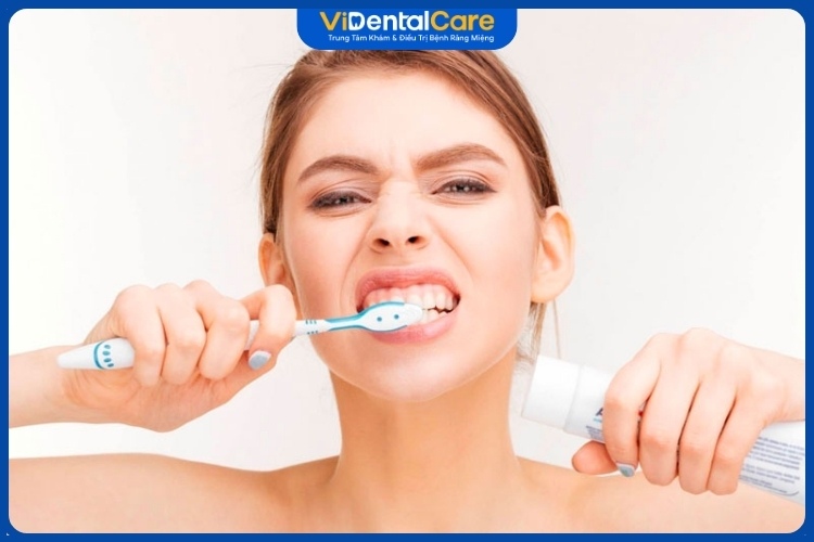 Chăm sóc răng miệng cẩn trọng nhằm hạn chế tình trạng đau răng